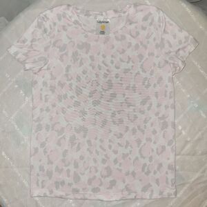 🎉5 For $10🎉 Lily & Dan Size S 6/6x pink white leopard print short sleeve shirt